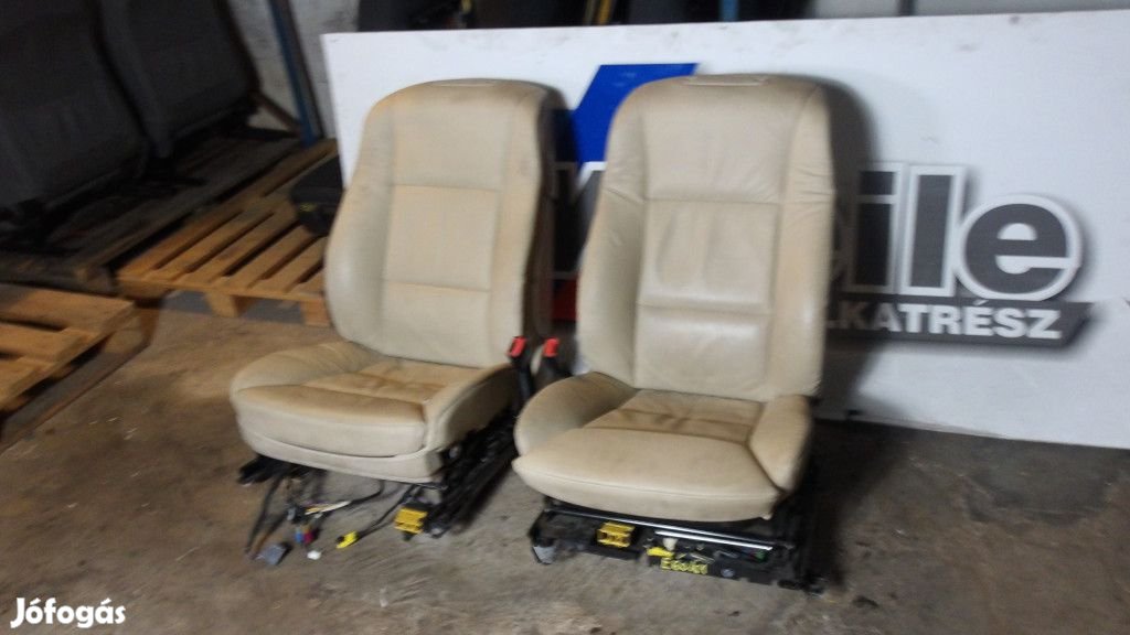 GYÁRI BONTOTT BMW E60E61 BŐR ELSŐ ÜLÉSEK BELSŐ